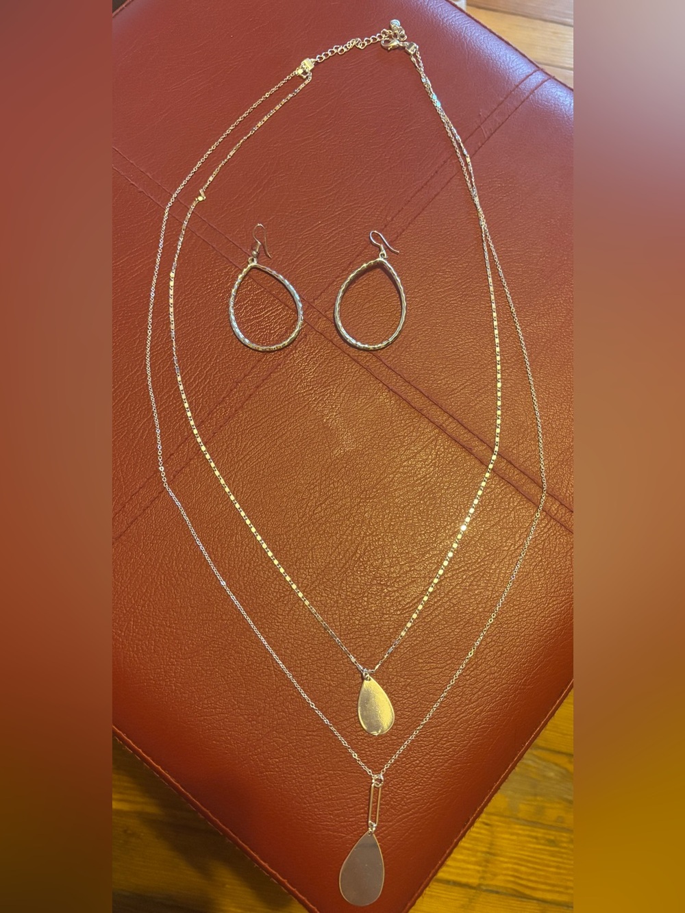 ✨Silver Teardrop Pendant Layered Necklace & Hoop Earrings Set